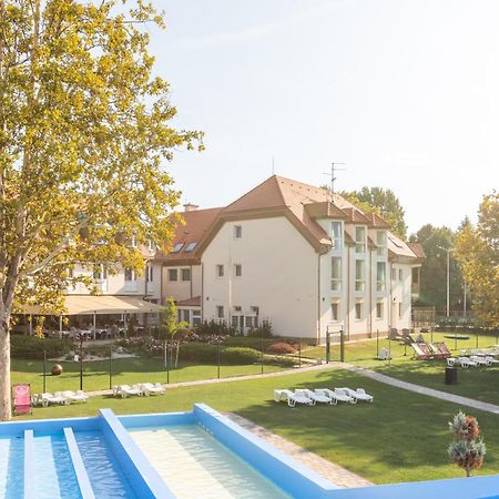 Aqua Hotel Termál Mosonmagyaróvár Exterior foto