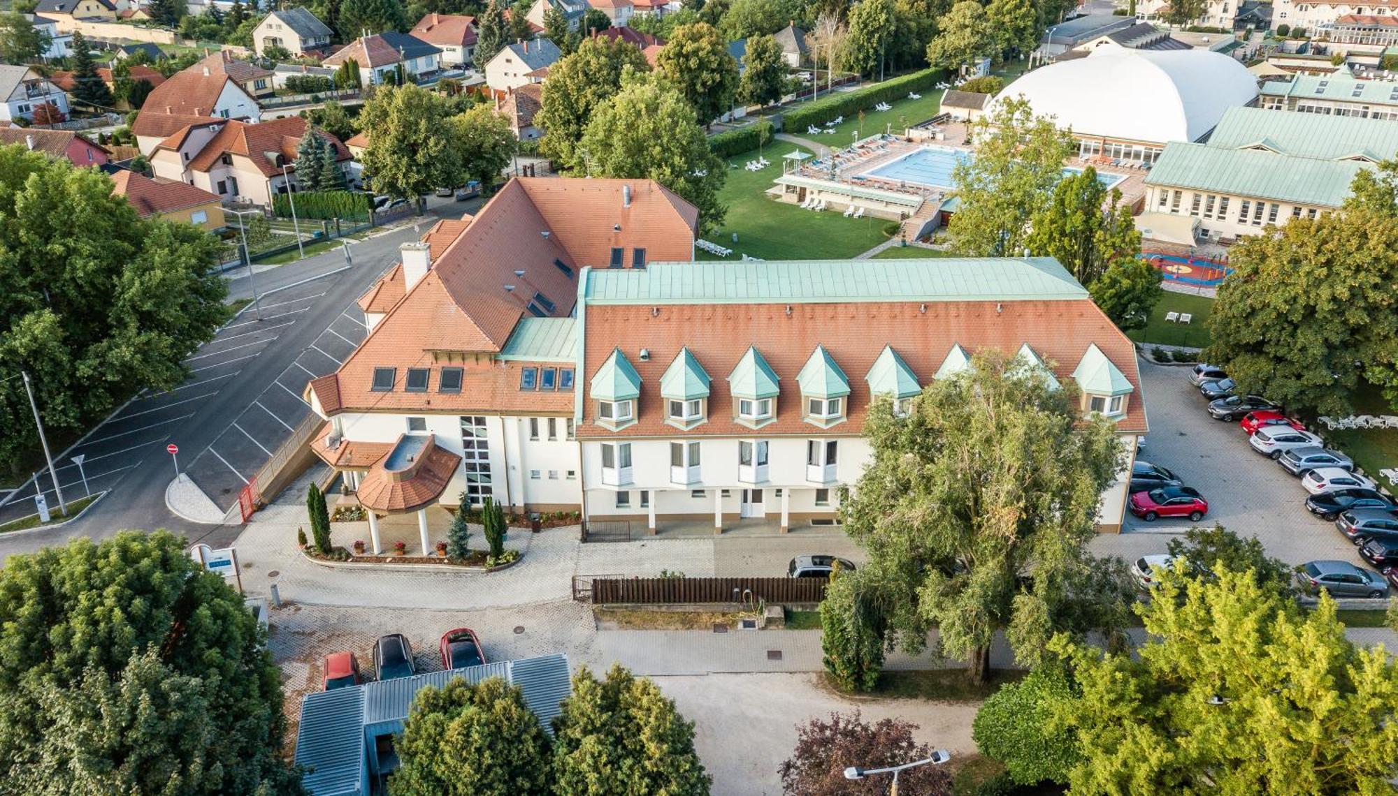 Aqua Hotel Termál Mosonmagyaróvár Exterior foto